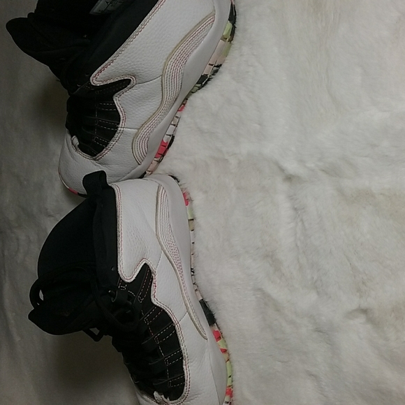 Jordan 11 white black white Confetti - Picture 7 of 8